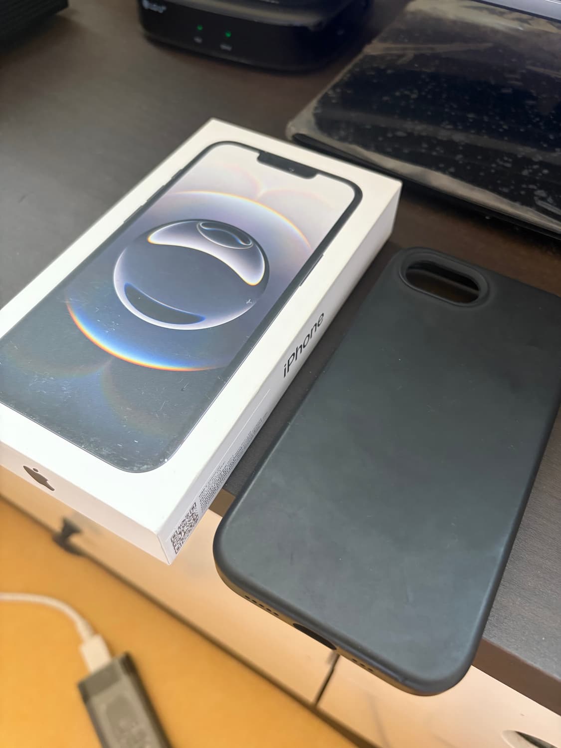 아이폰 16e 블랙 128gb 상품이미지2