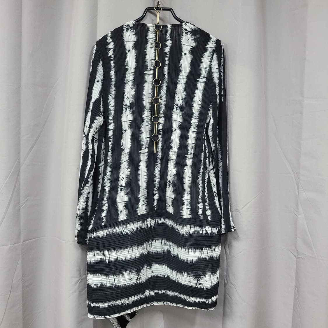 블랙 화이트 주름가디건 상품이미지2