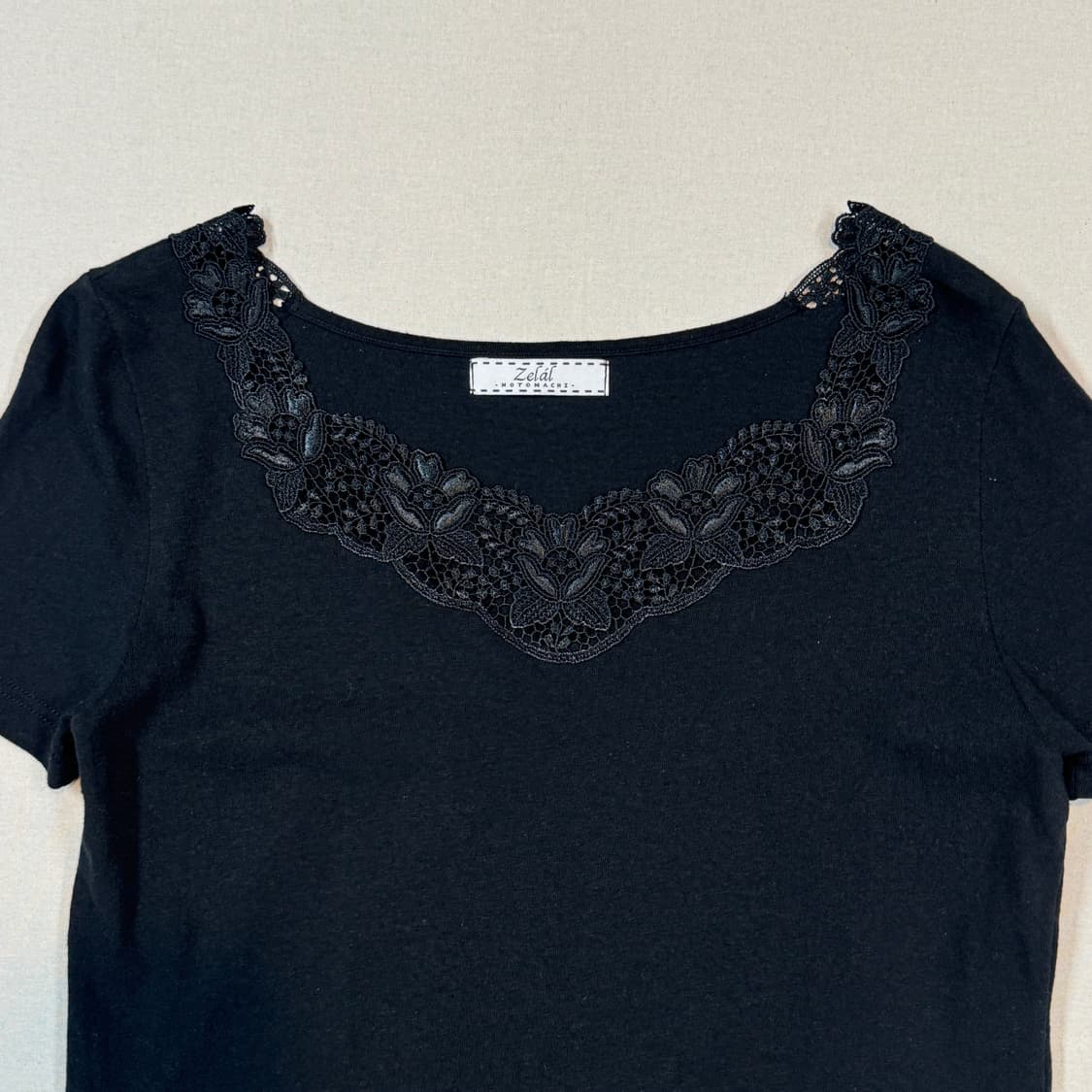 L) Zelal Motomachi 레이스 디테일 코튼 리넨 반팔 티셔츠 상품이미지3