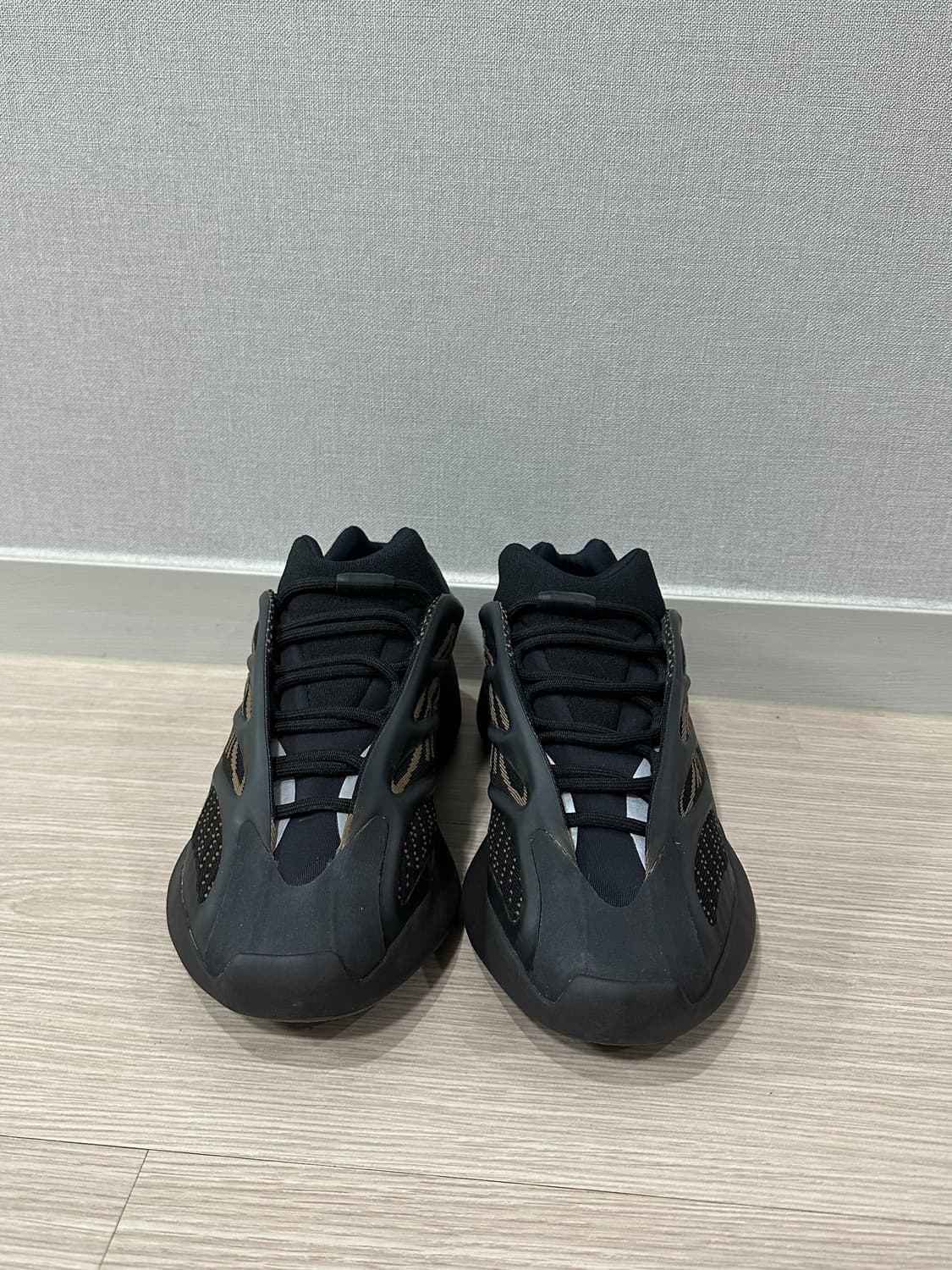 yeezy 700 v3 클레이브라운  상품이미지2
