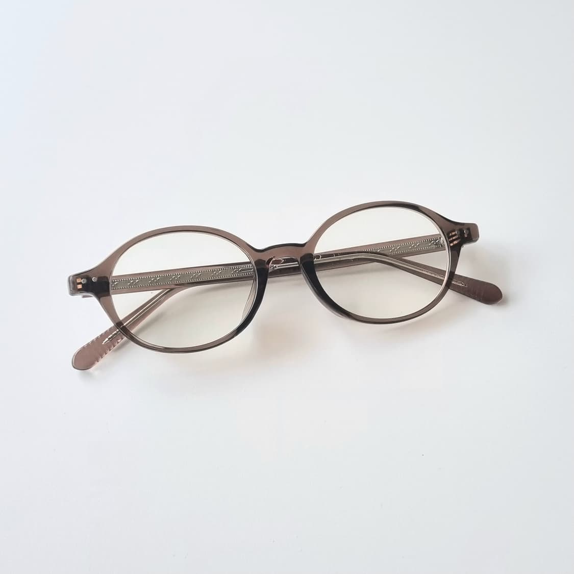 빈티지 타원형 레트로안구 뿔테 연브라운 안경테 상품이미지1