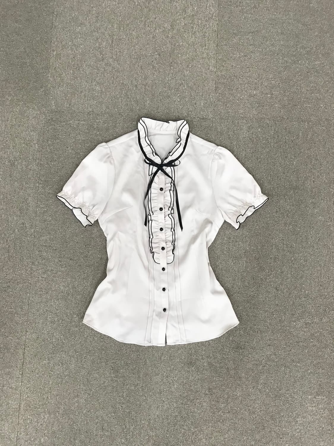 Ribbon Trim Ruffle Blouse 상품이미지1