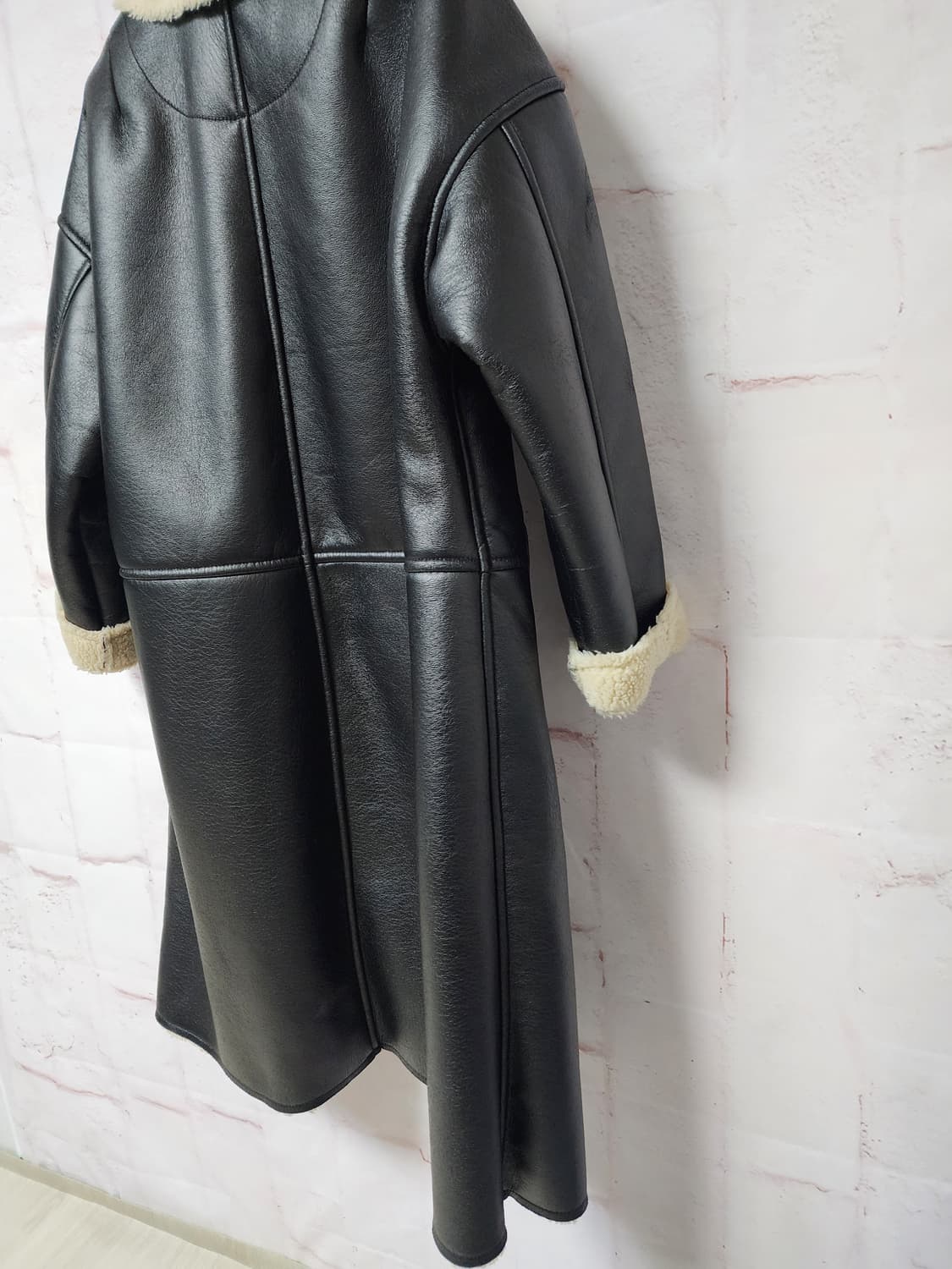 스튜디오 톰보이 무스탕 코트 상품이미지5