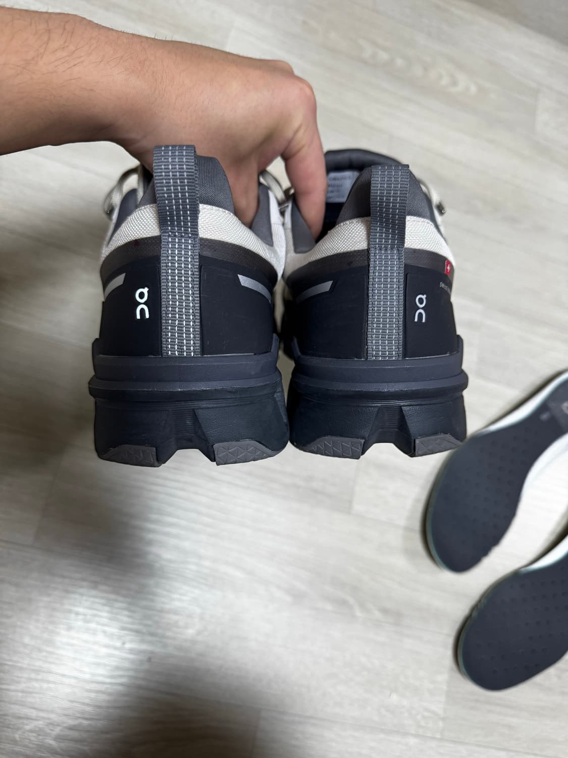 [295] 온 러닝 클라우드원더 워터프루프 샌드 블랙 상품이미지7