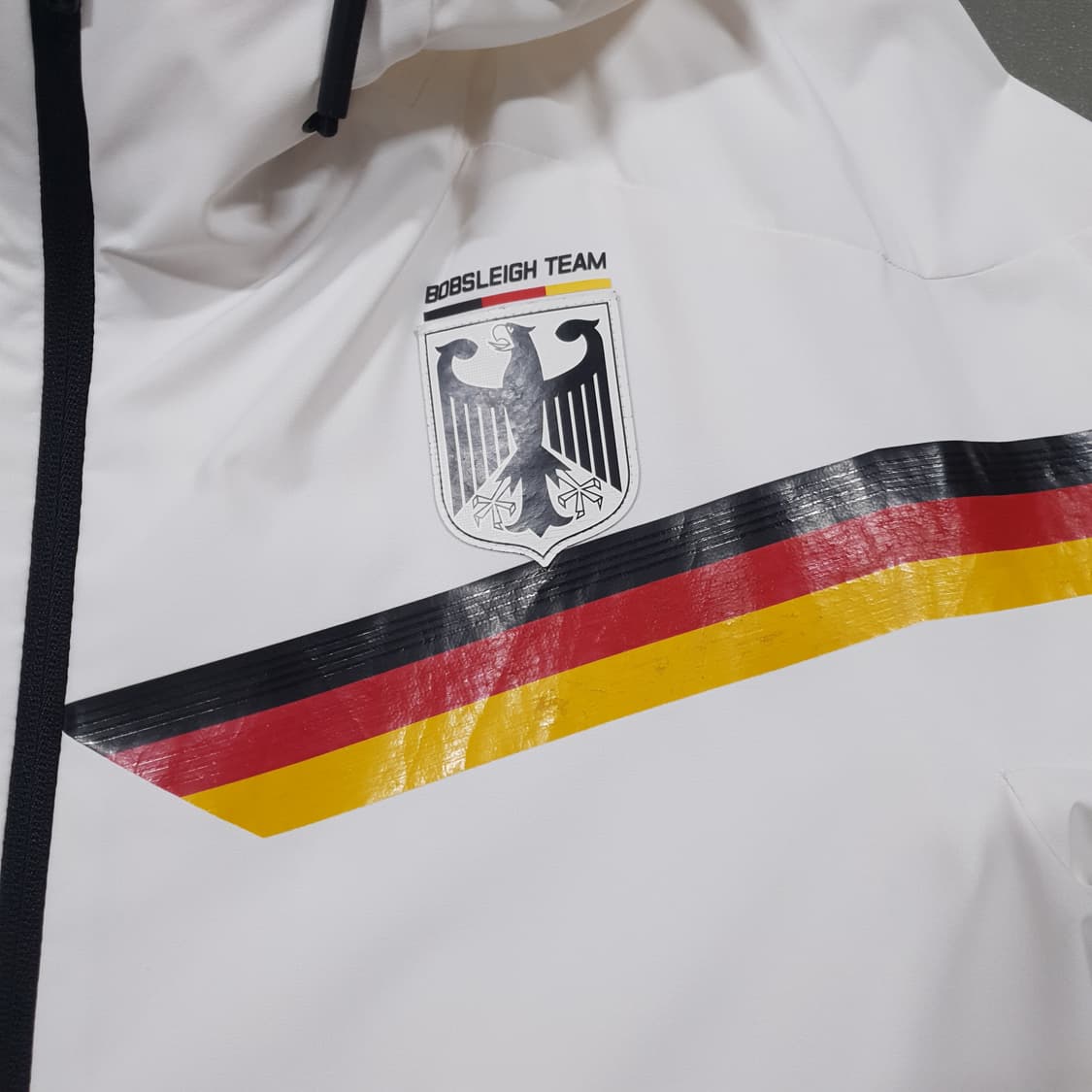 XL) 데상트 독일 레플리카 라인 바람막이 자켓 후드 점퍼 화이트 105 상품이미지5