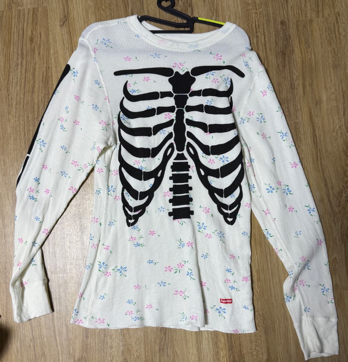 슈프림 헤인즈 본즈 써멀 크루 플로럴 M 상품이미지2