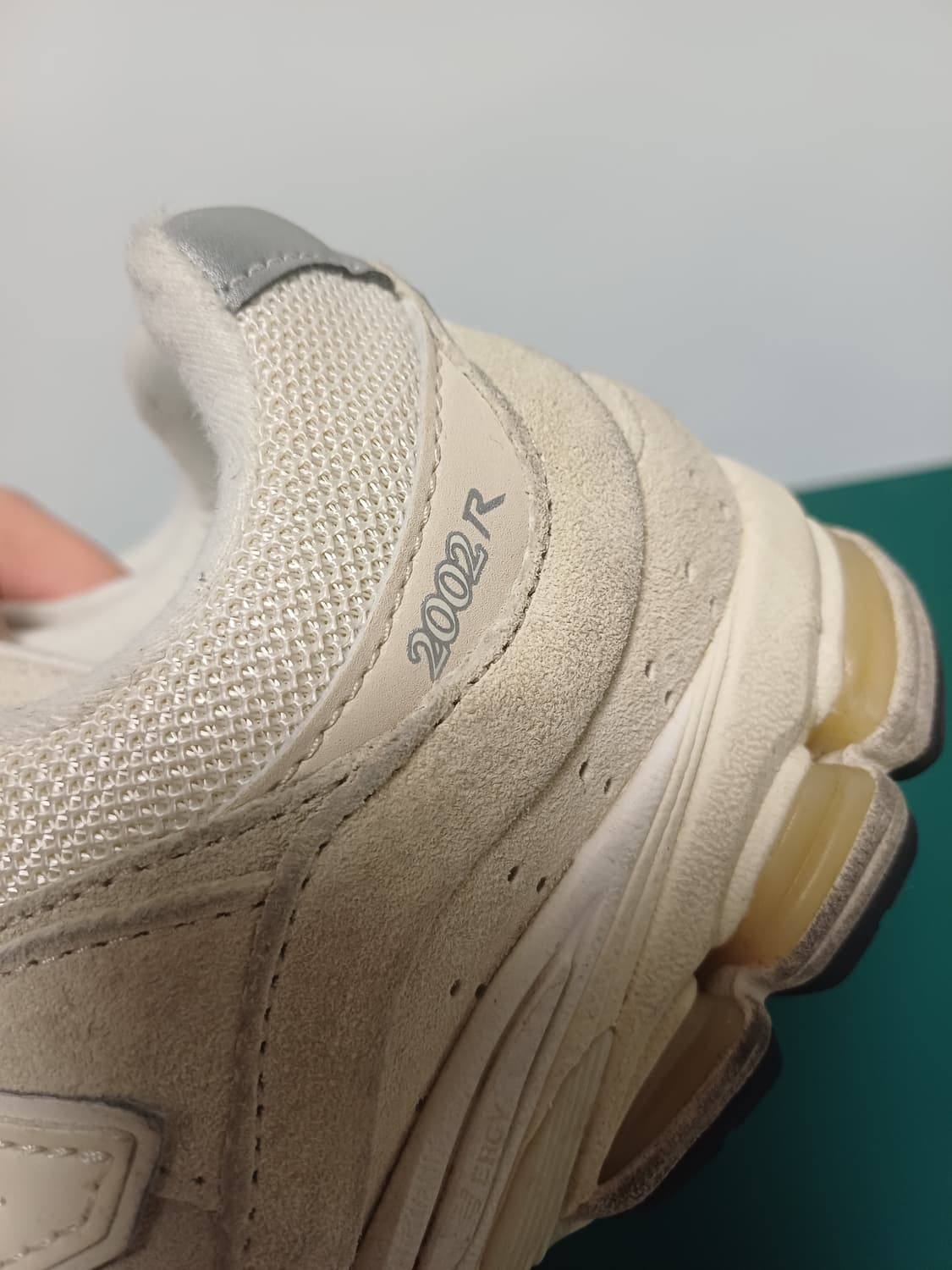 뉴발란스 2002R 오프 화이트 [240] 상품이미지6