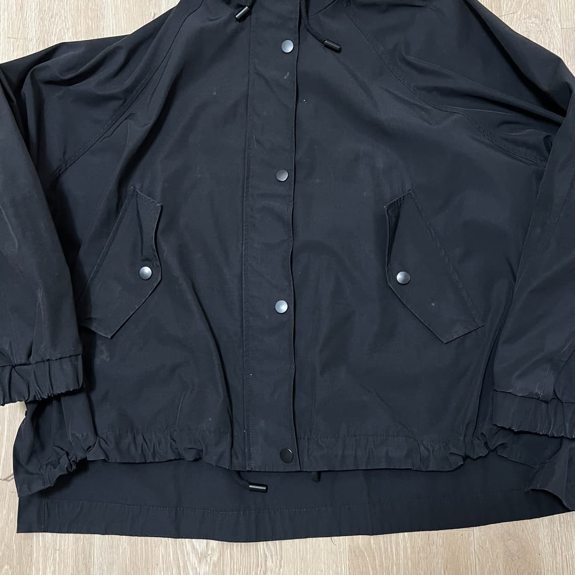 자라 오버사이즈 블랙 후드 바람막이 L/100  상품이미지3