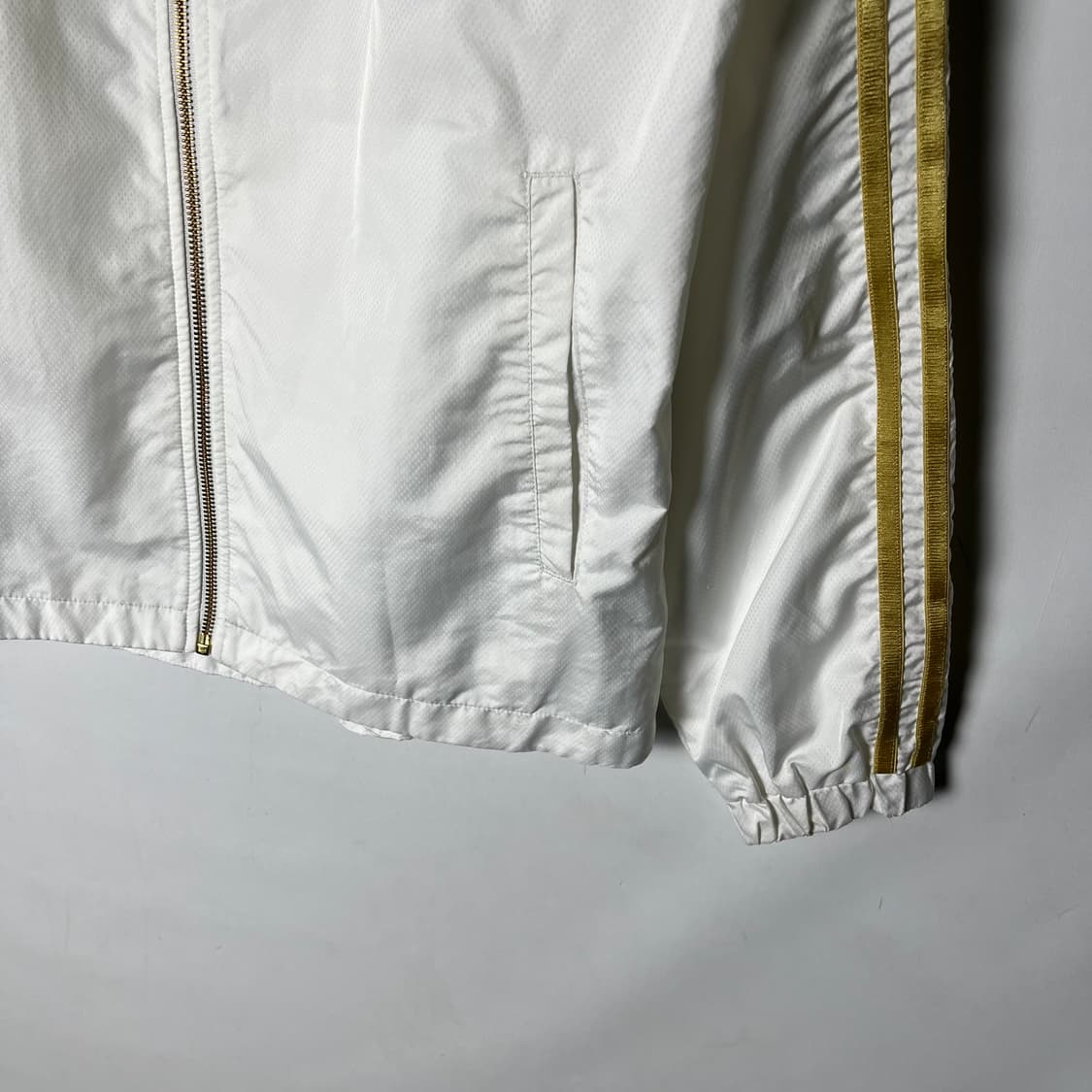 [Adidas] 아디다스 화이트골드 빅로고 바람막이 상품이미지3