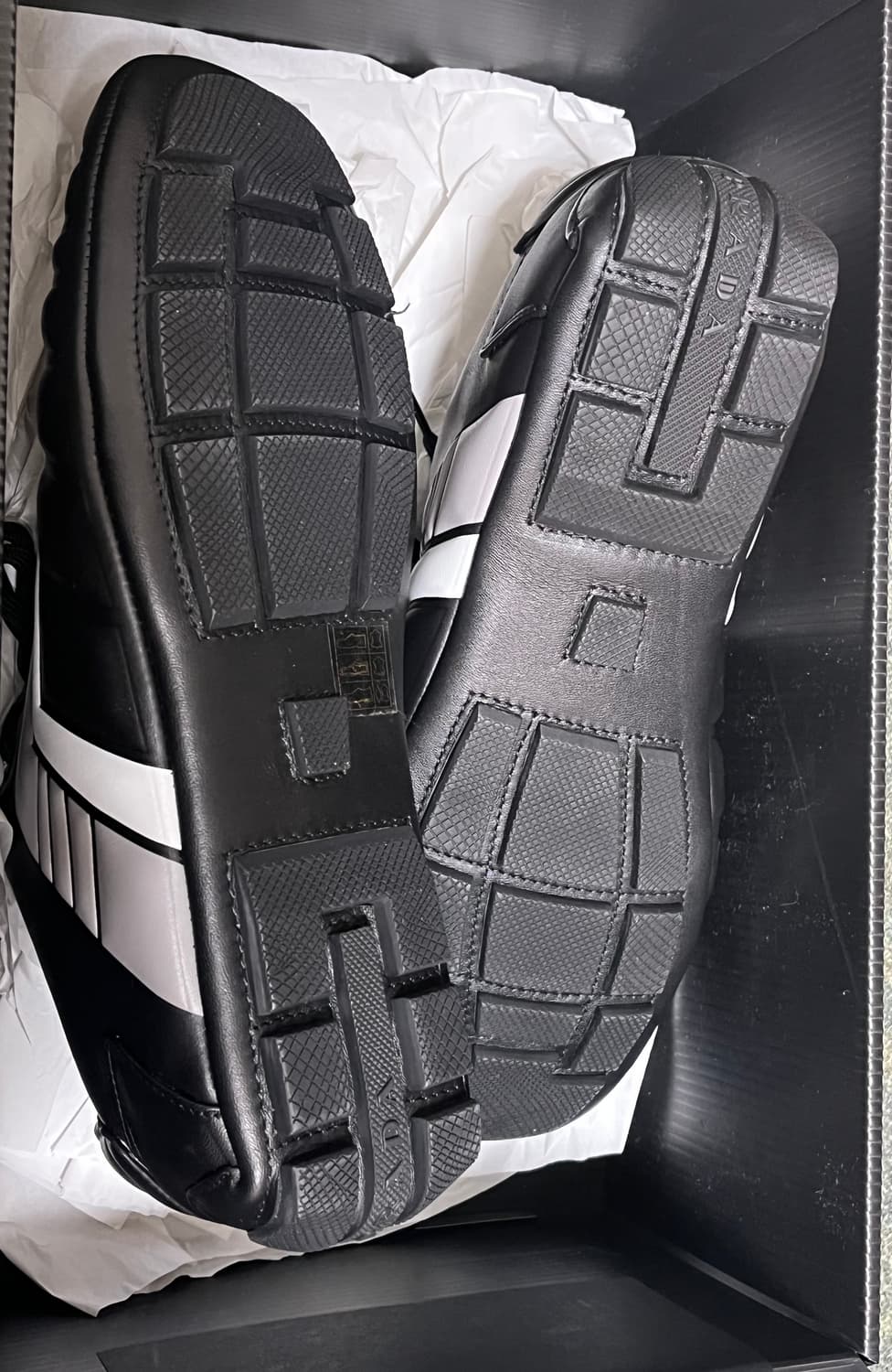 Prada 20fw Vitello Soft Leather Sneakers 상품이미지3