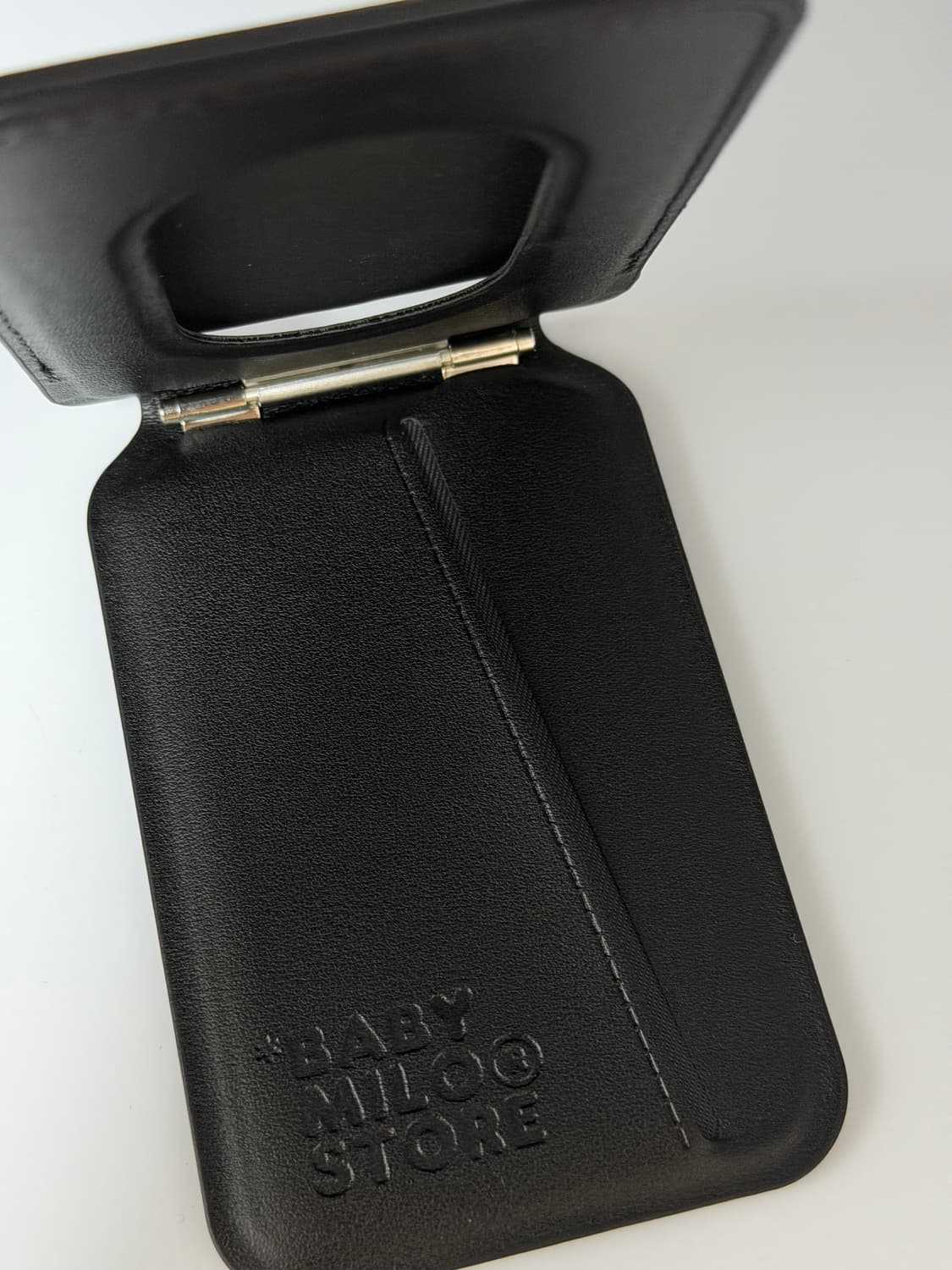 베이프 맥세이프 카드 홀더 상품이미지3