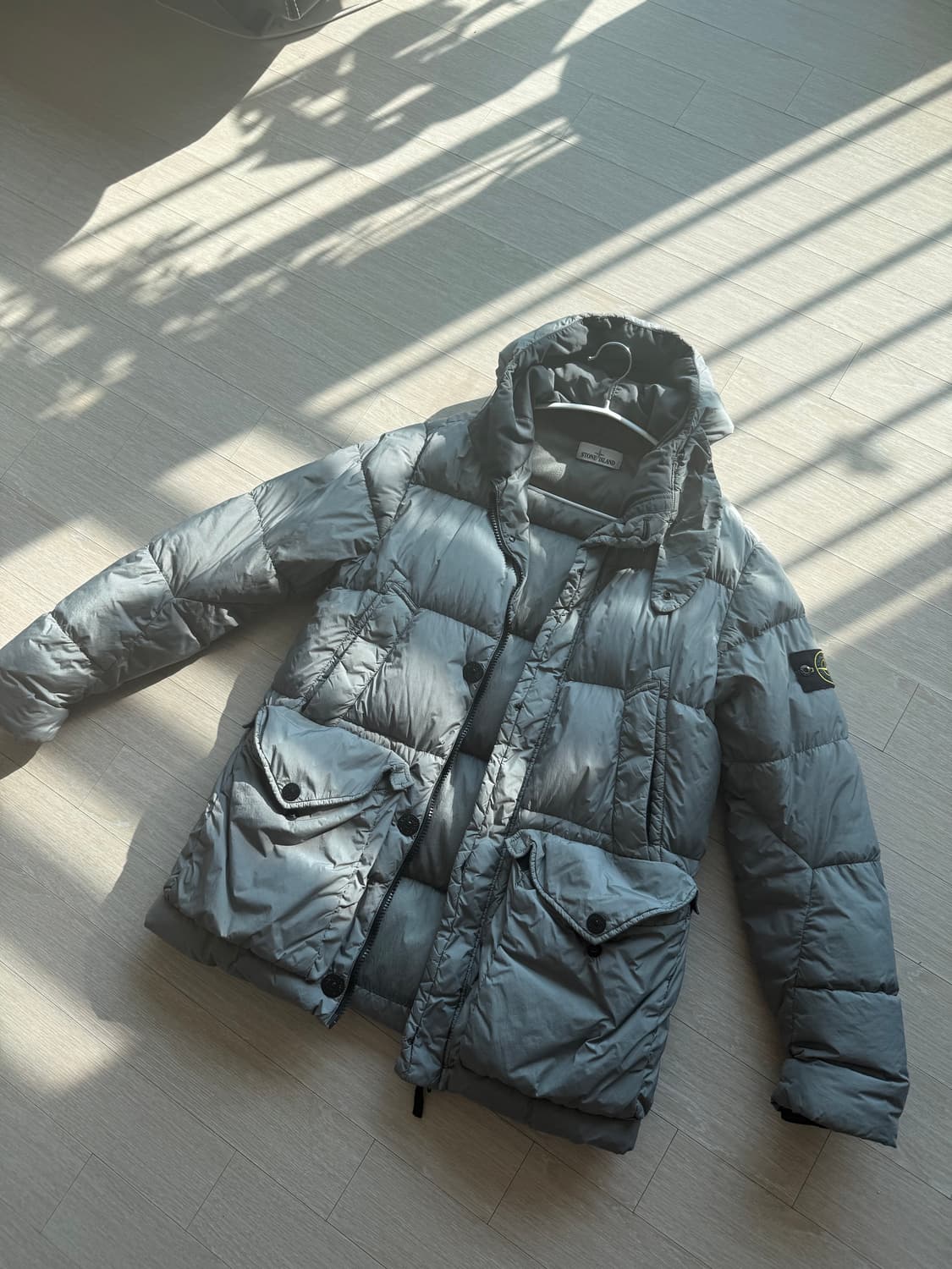 스톤아일랜드 크링클 랩스 NY 다운 자켓 L(100) 사이즈 상품이미지1