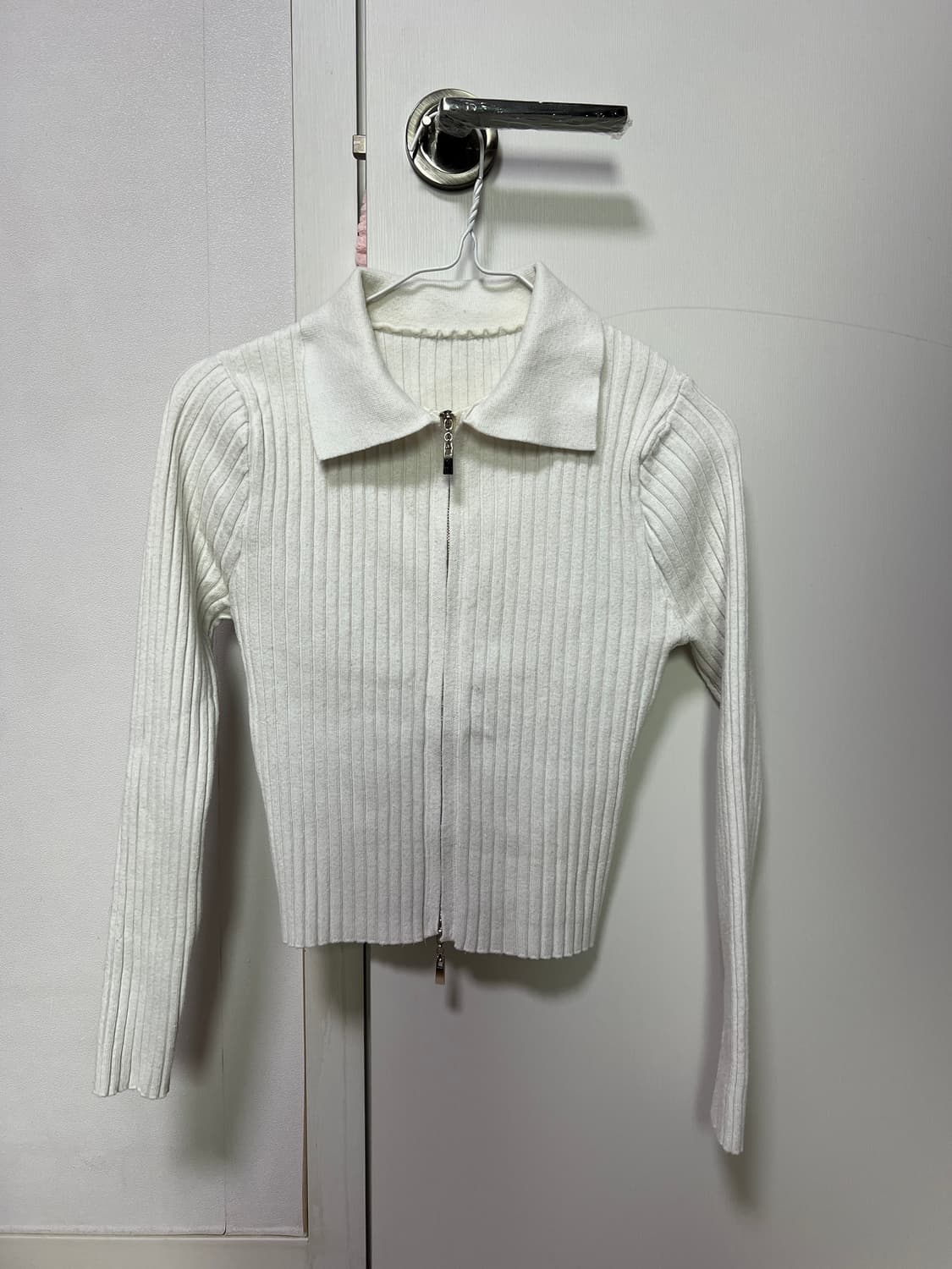 화이트 골지 카라넥 투웨이 집업 니트 상품이미지2