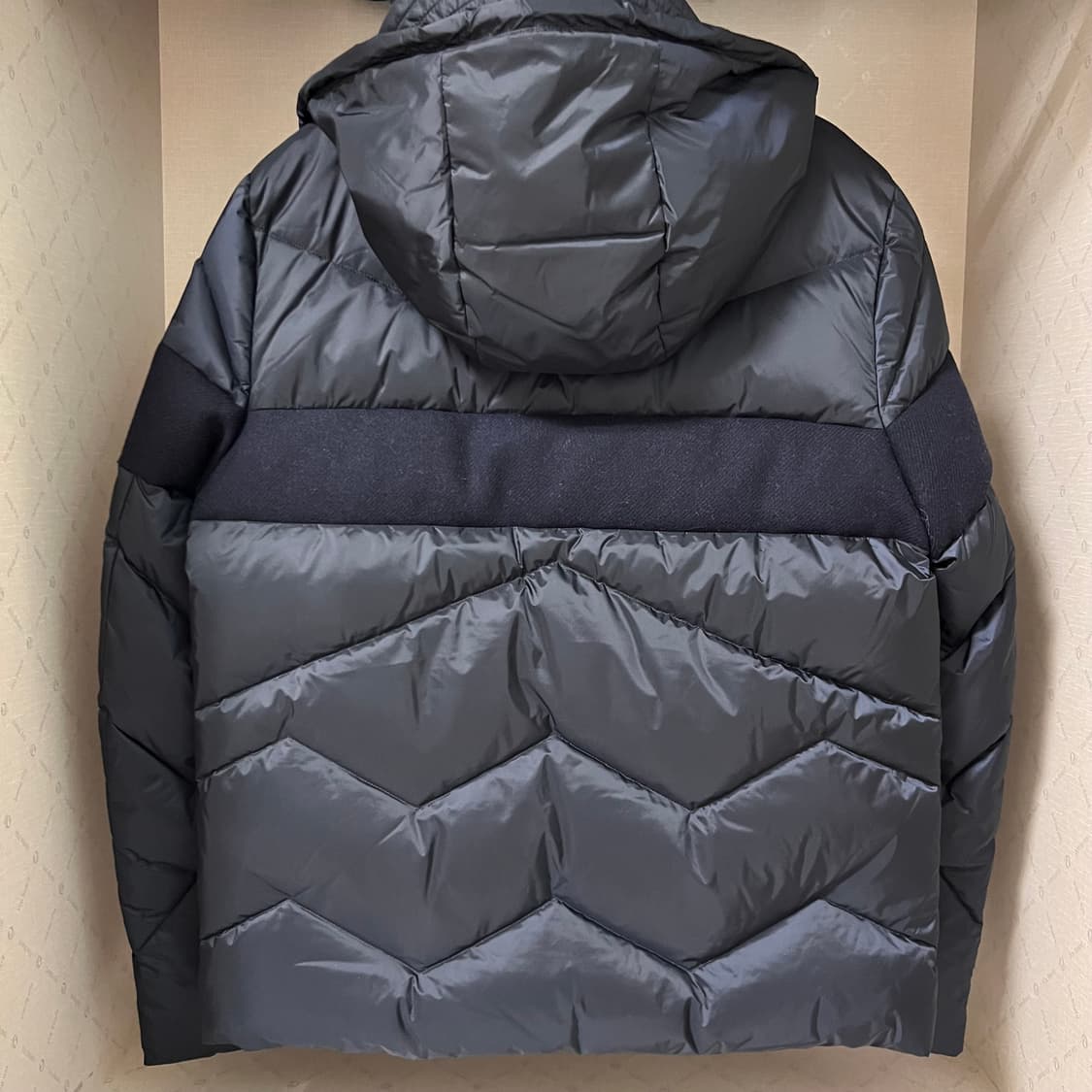 몽클레어 금장 감마블루 패딩 2사이즈 상품이미지3