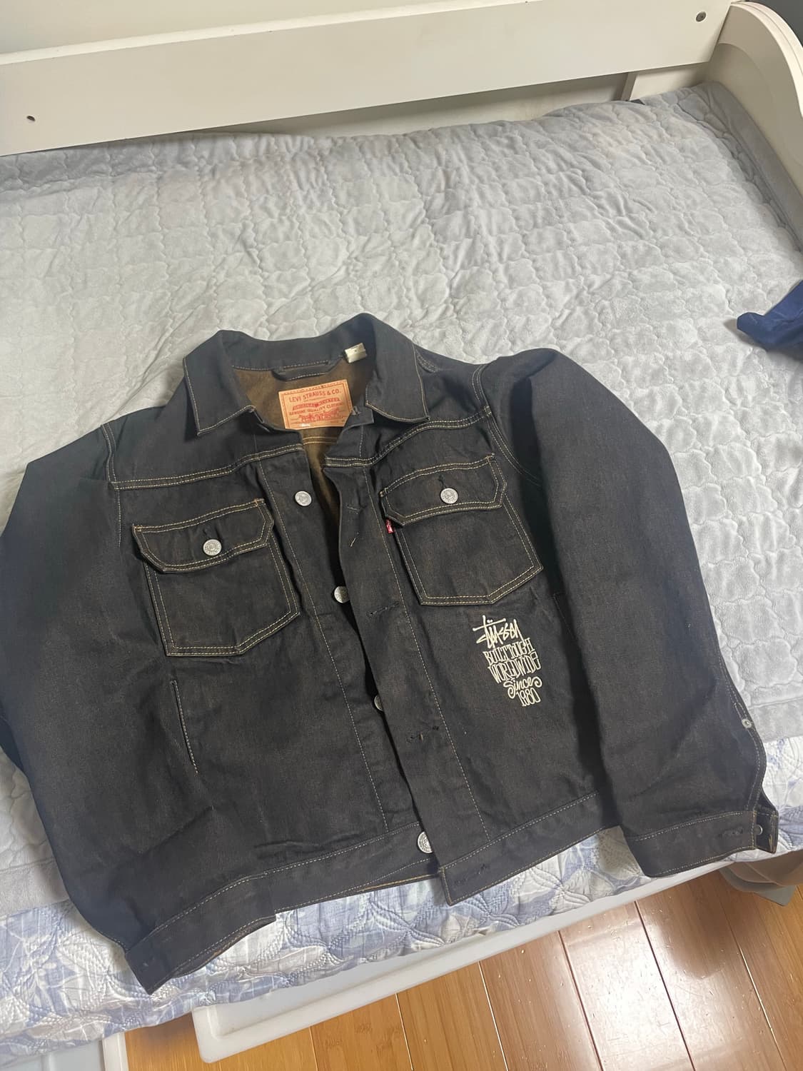 스투시 x 리바이스 크리스피 린스 트러커 자켓 블랙 상품이미지2