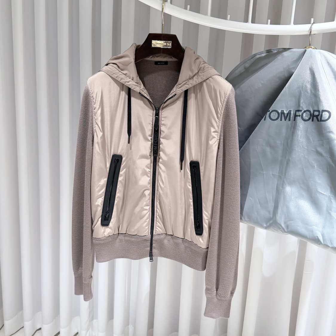 (A+/48) / 톰포드 라이트 패디드 나일론 니트 후드 집업 상품이미지2