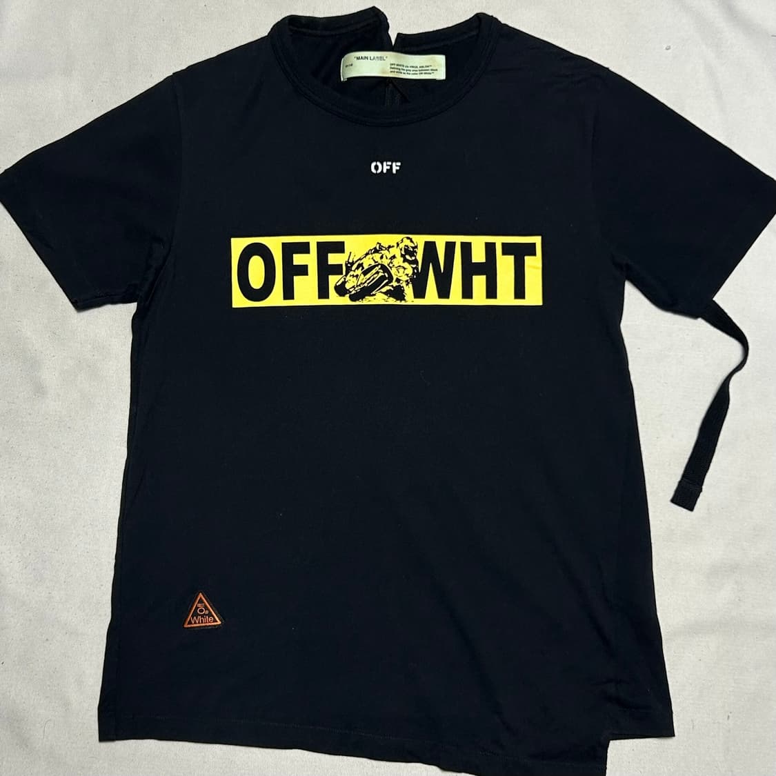🫶🏻 오프화이트 Black 반팔티 🫶🏻 상품이미지3