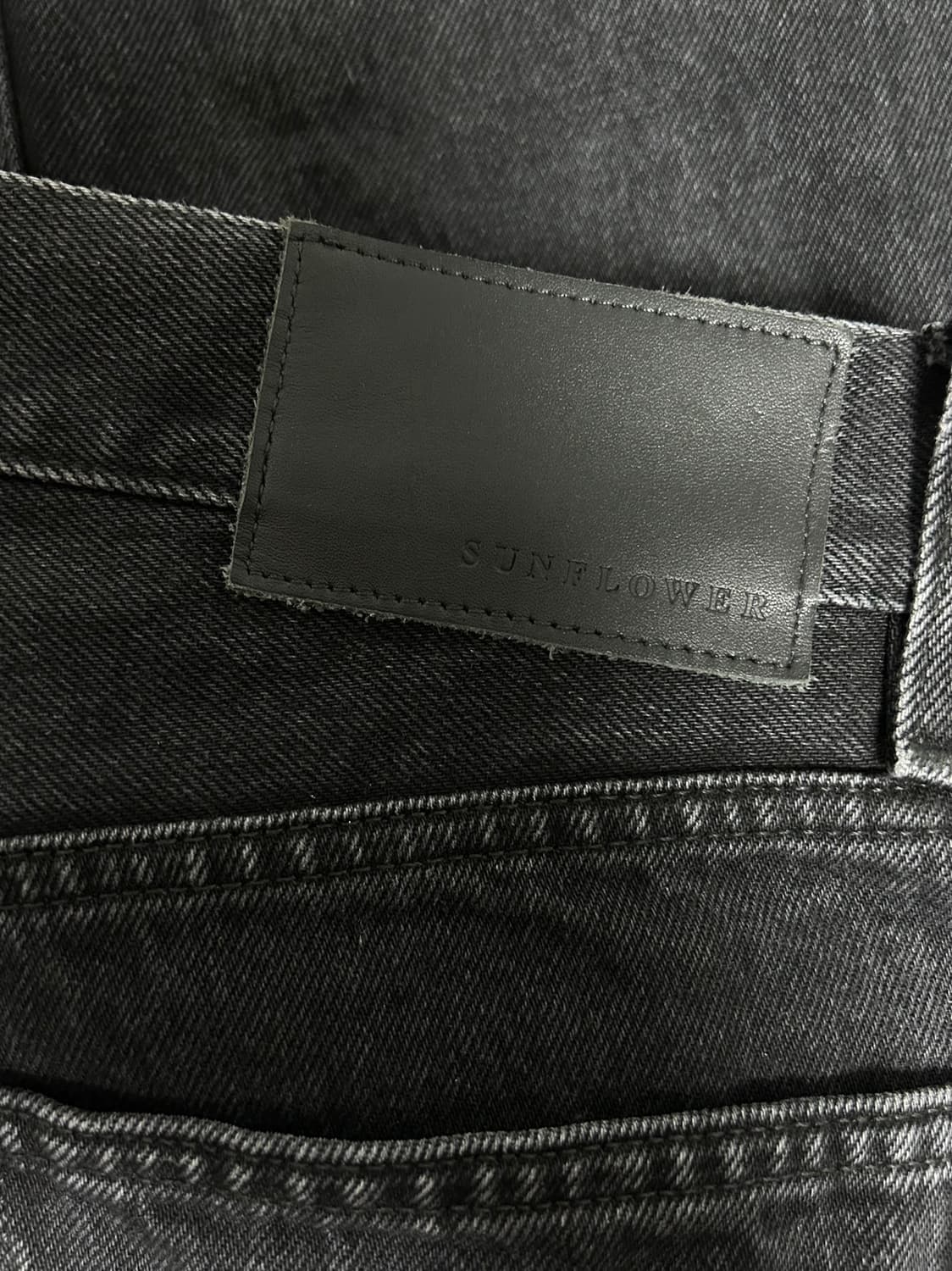 [29X32] 선플라워 스탠다드 데님 워시드 블랙 상품이미지2