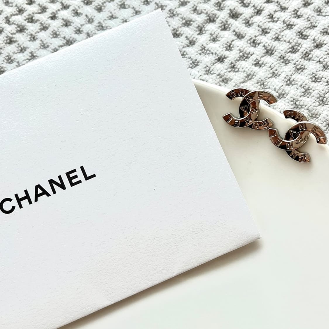 레터링 샤넬 업사이클링 빈티지 단추 귀걸이 상품이미지2