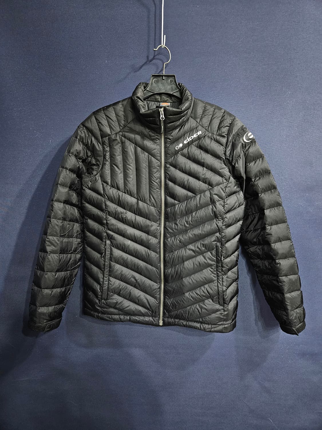 아이더 블랙컬러 남성 95 덕다운 경량패딩  상품이미지1