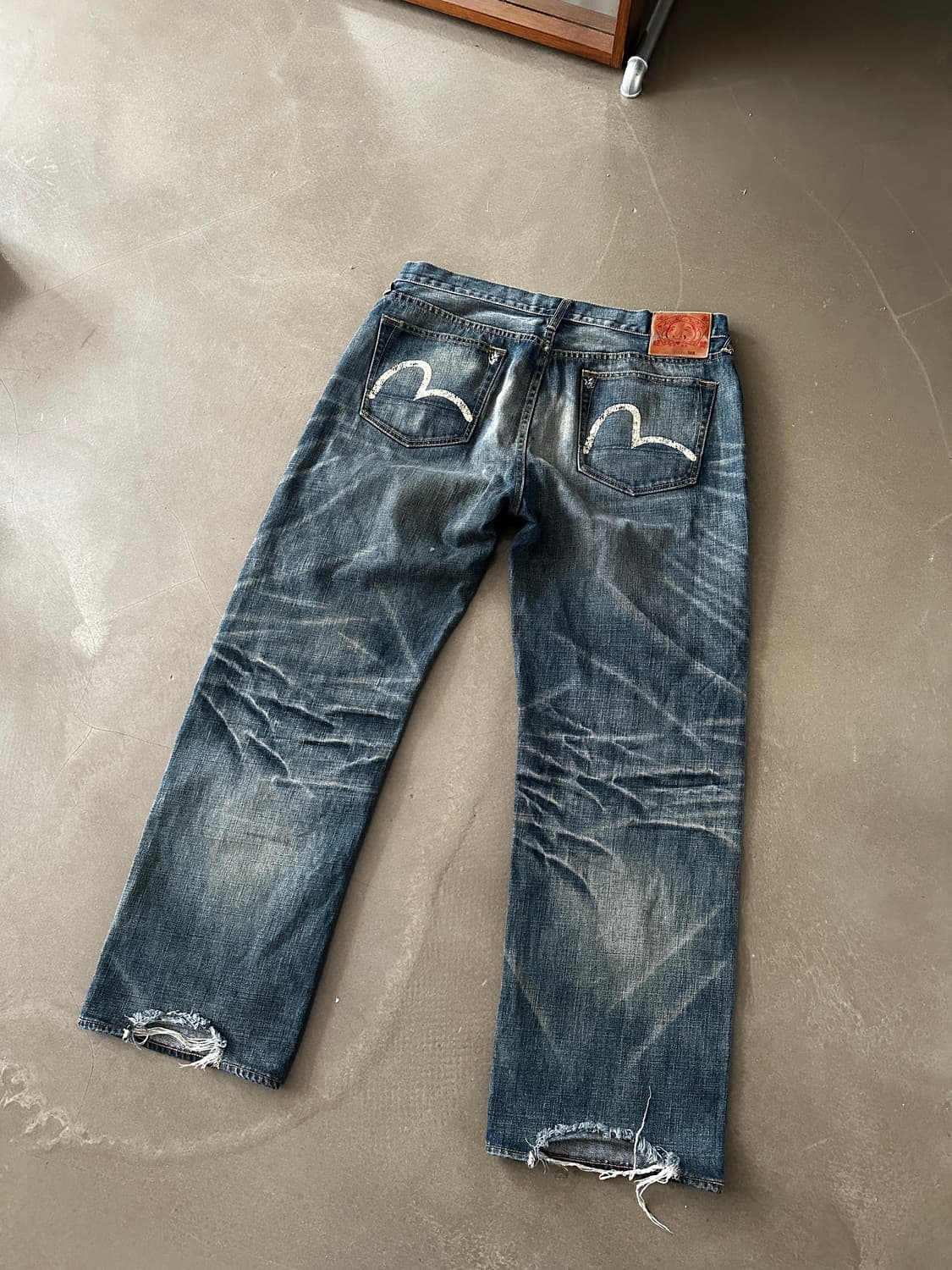 Evisu 에비수 백포켓 페인트로고 데님팬츠 상품이미지1