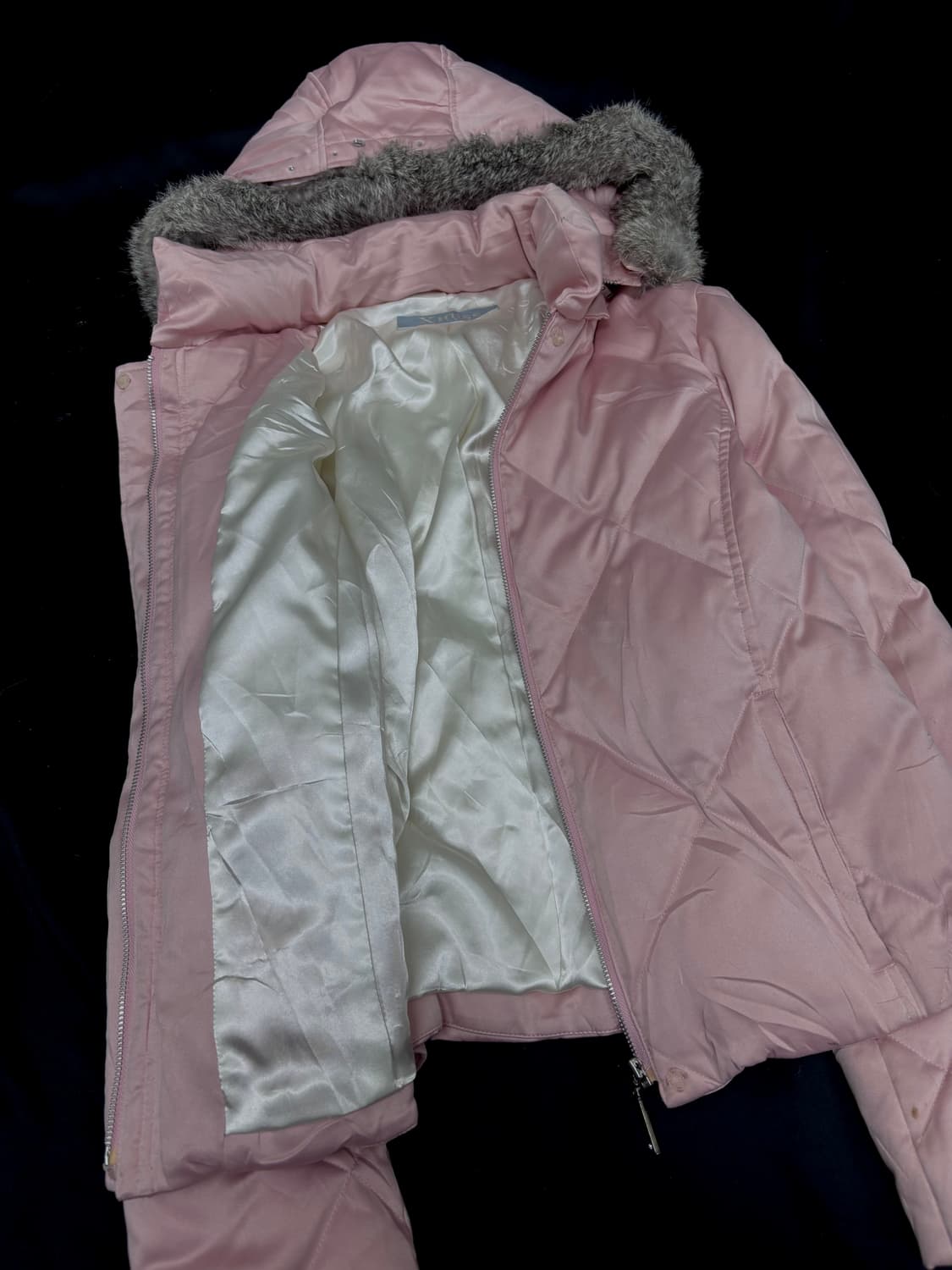 [X Miss] 딸기우유 그레이 퍼 큐빅 디테일 후디 패딩 상품이미지7