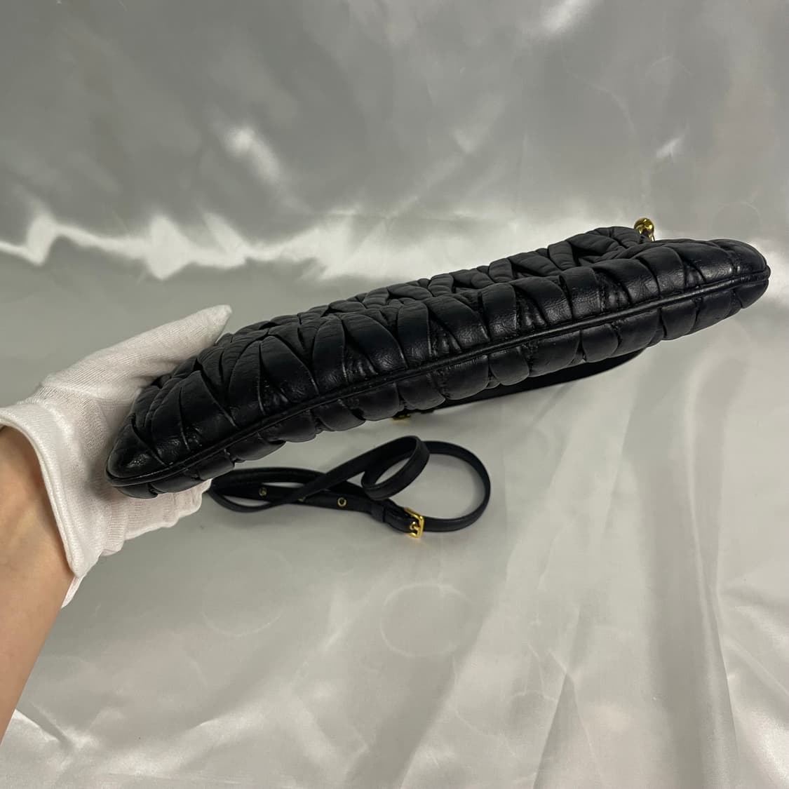 미우미우 마테라쎄 블랙 숄더백 크로스백 클러치백 단품  상품이미지4