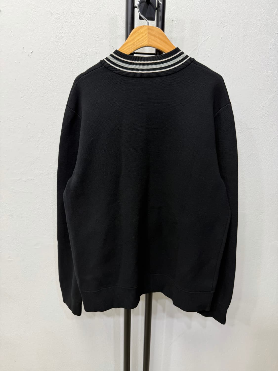 정품) VINCE 빈스 블랙 집업 S 상품이미지4