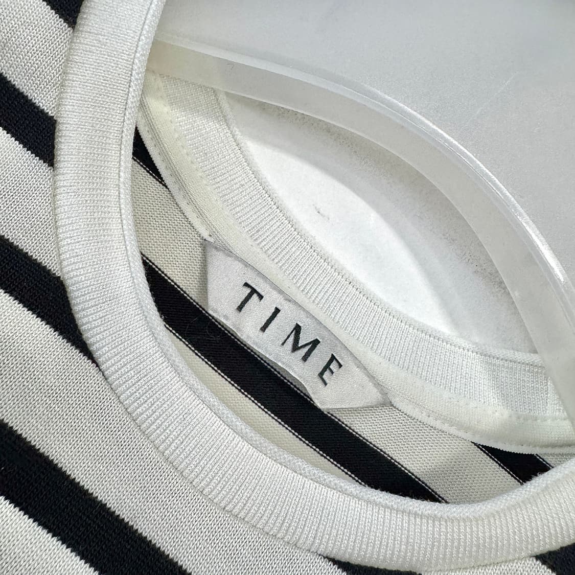 타임 포켓 로고 자수 스트라이프 티셔츠 상품이미지2