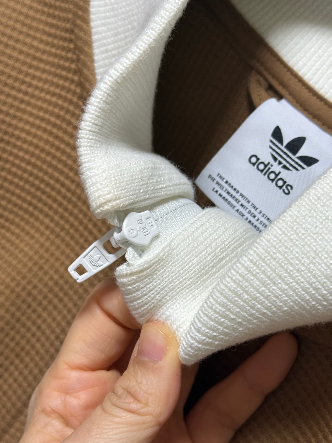 아디다스 오리지널 클래식 와플 베켄바우어 트랙탑 자켓 브라운 KB8952 상품이미지4