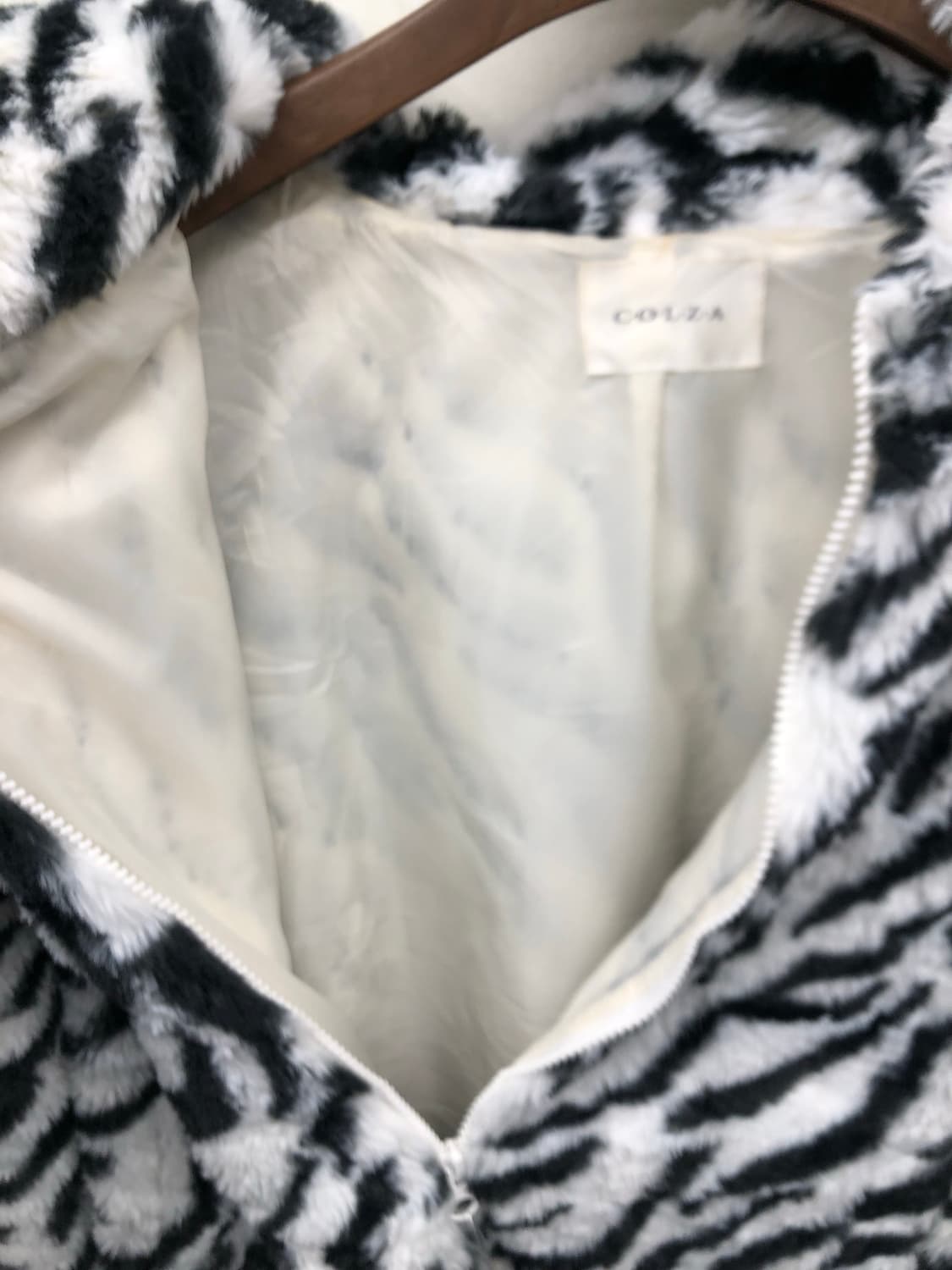 colza 지브라 후드 패이크 퍼 자켓 상품이미지5