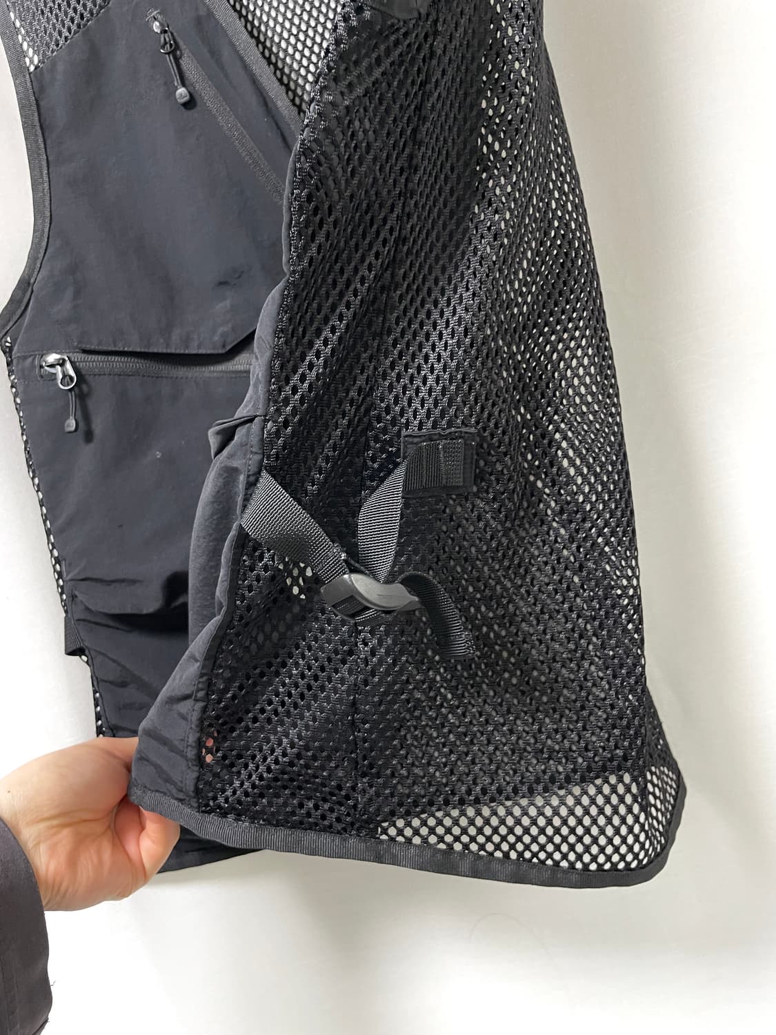 노스페이스 기어메쉬 유틸리리 조끼 100 L _ 블랙 (등산 낚시 배달 상품이미지4