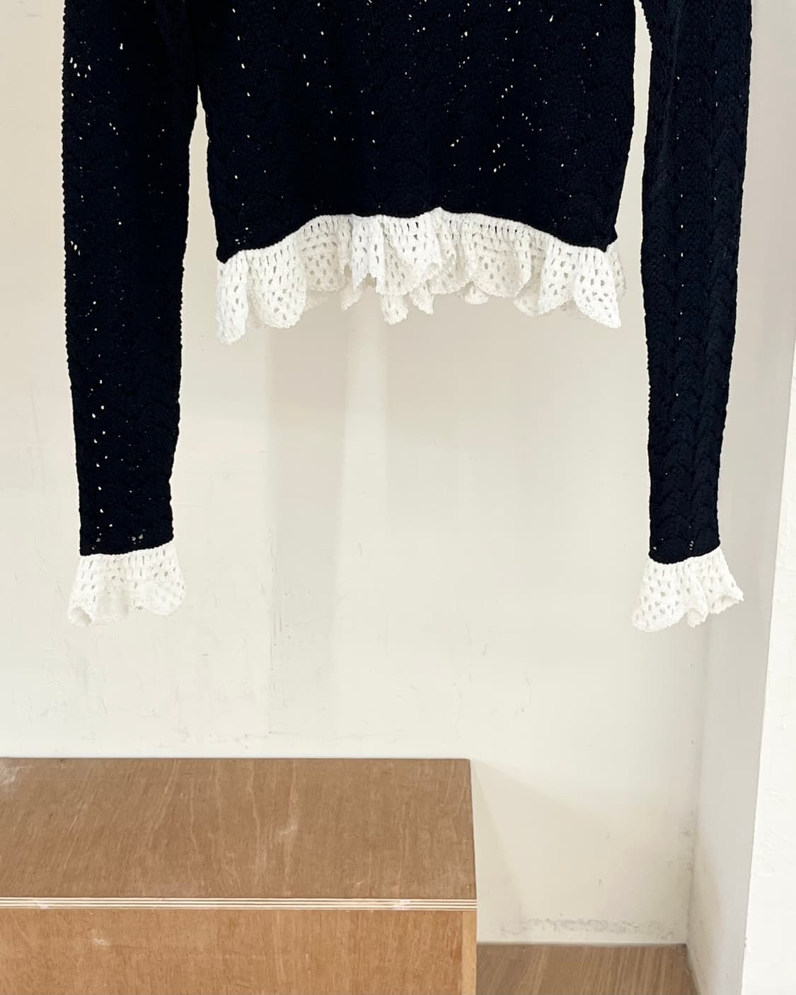 jw앤더슨 블랙 오픈 니트 롱슬리브 상품이미지5