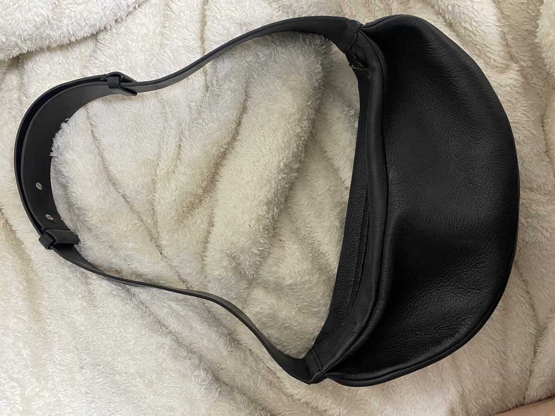 cos 레더 크로스 바디백 상품이미지3