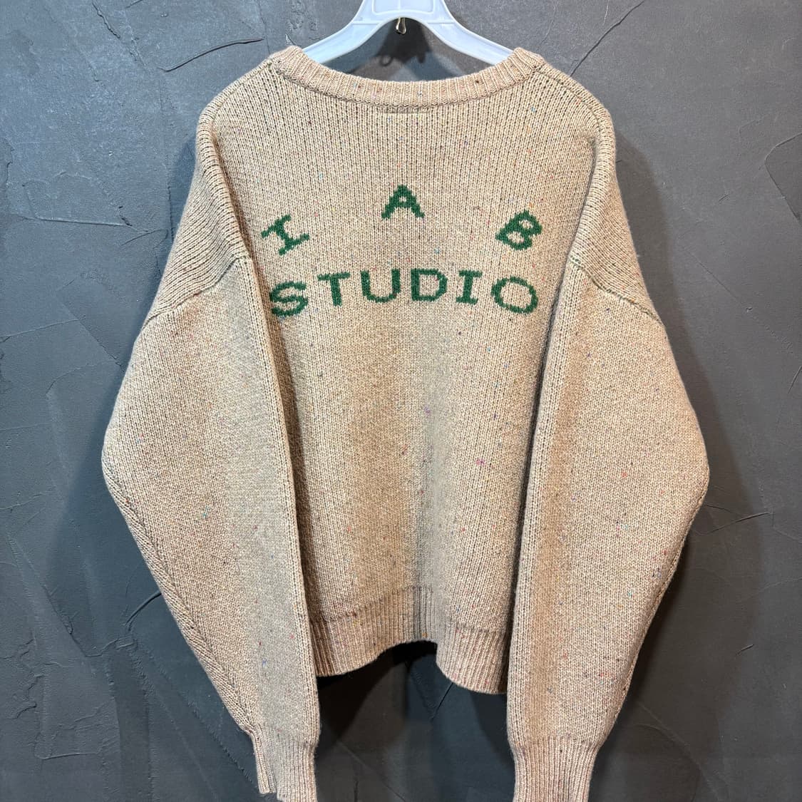 [M] IAB STUDIO 아이앱 스튜디오 새들러 하우스 니트 상품이미지1