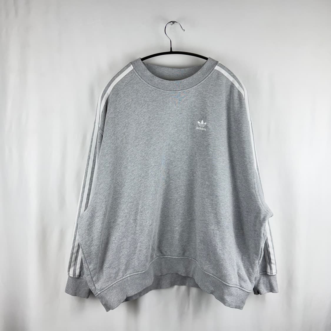XL) 아디다스 오리지날 오버핏 삼선 스웻 맨투맨 그레이 상품이미지2