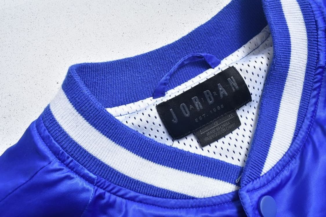 나이키 조던 새틴 바시티 자켓 105 상품이미지3