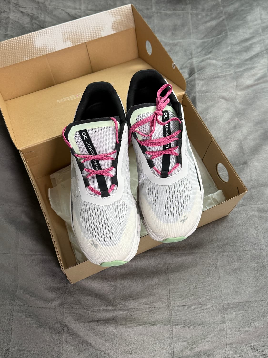 온러닝 클라우드 몬스터1 프로스트블랙(A+ 중고상품) 상품이미지3