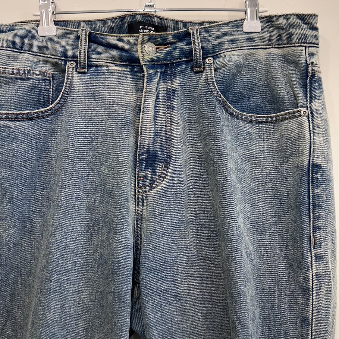 무신사스탠다드 와이드핏 샌드워싱 데님팬츠 상품이미지1