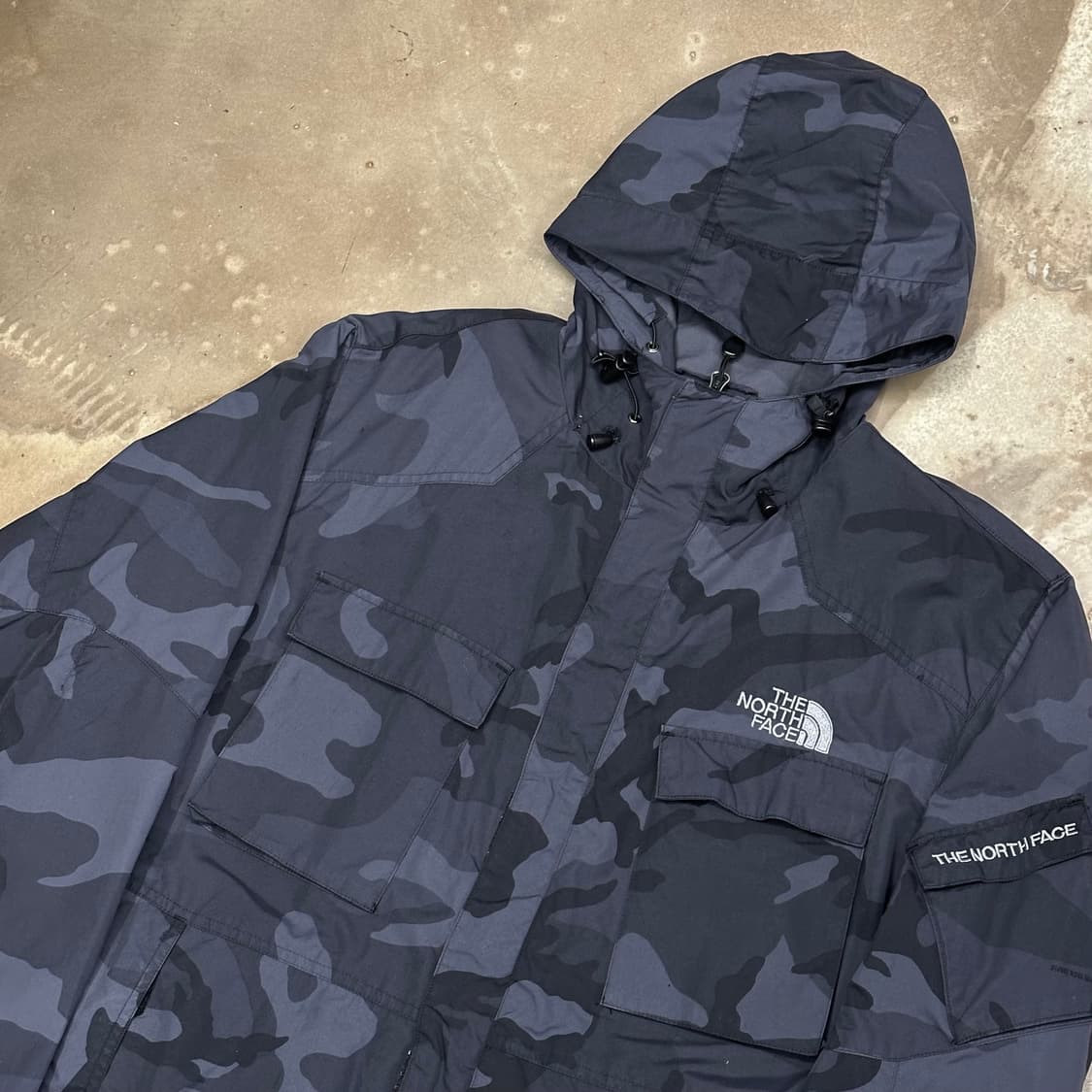 노스페이스 카모플라쥬 후드 바람막이 상품이미지1
