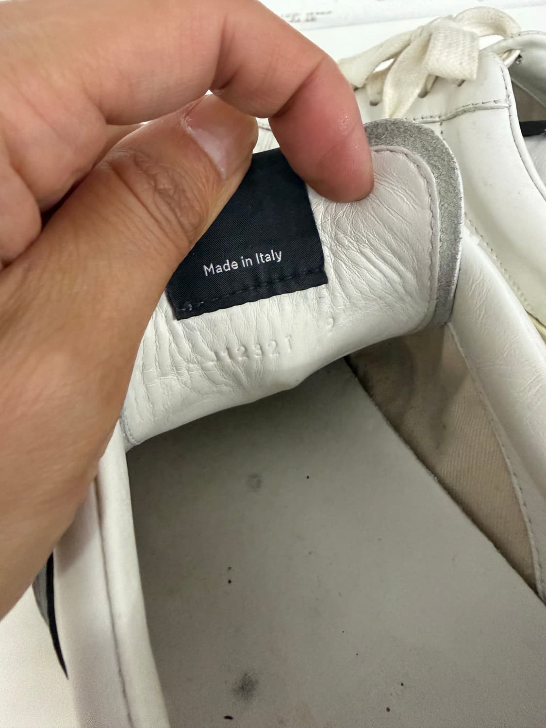 정품) 톰포드 화이트 레더 스니커즈 9(280) 상품이미지9