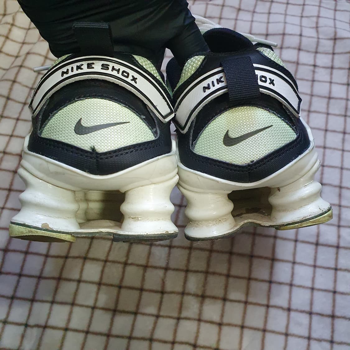 나이키 샥스 TL 노바 블랙 레몬 베놈 운동화 상품이미지5