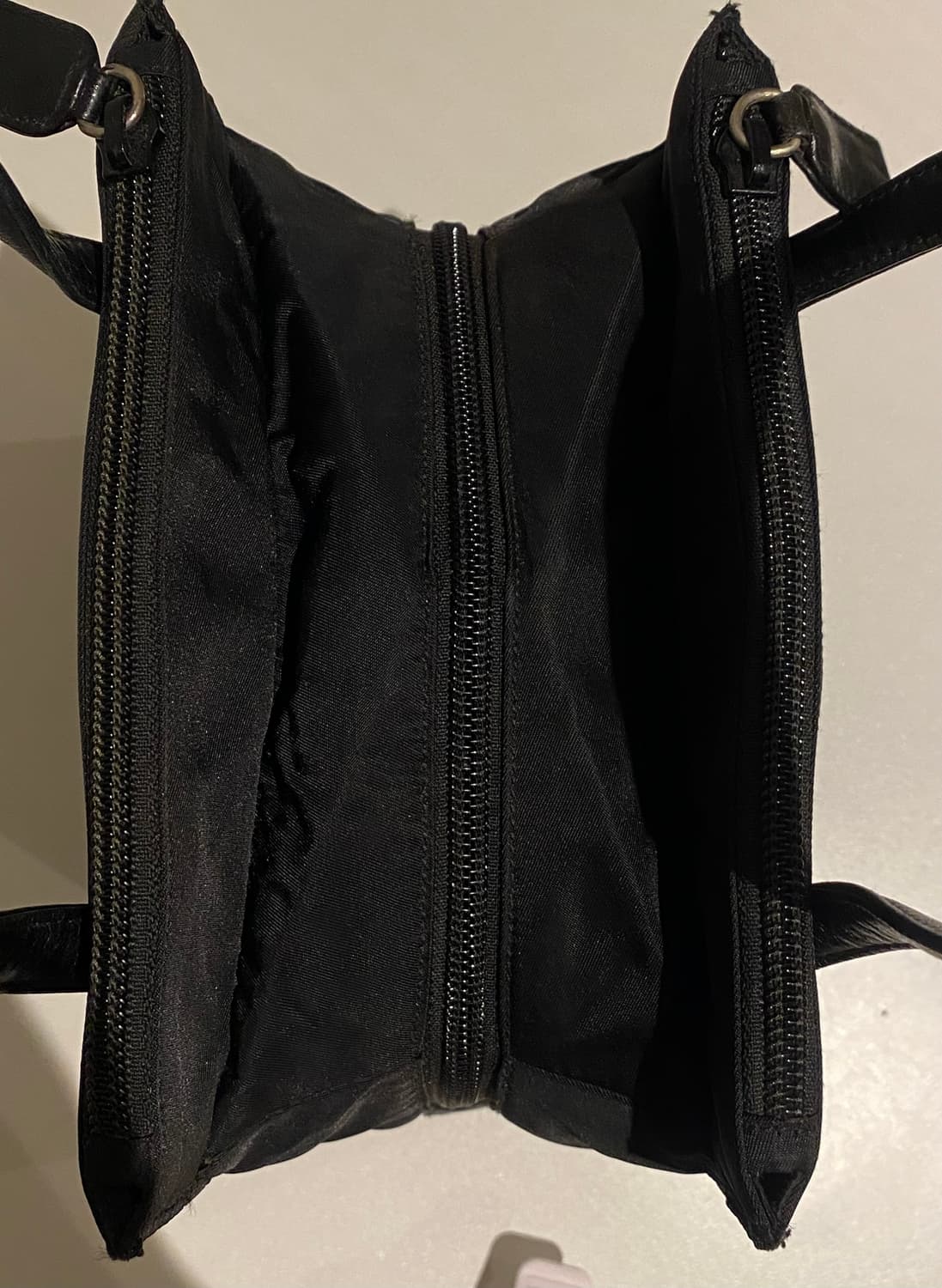 프라다 나일론 스퀘어 토트백 상품이미지7