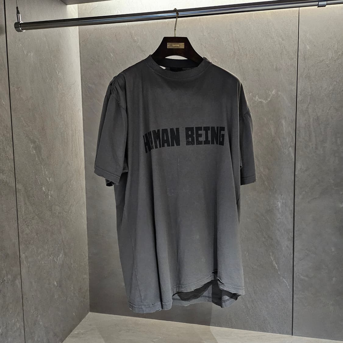 발렌시아가 워싱 휴먼비잉 반팔티셔츠 상품이미지1