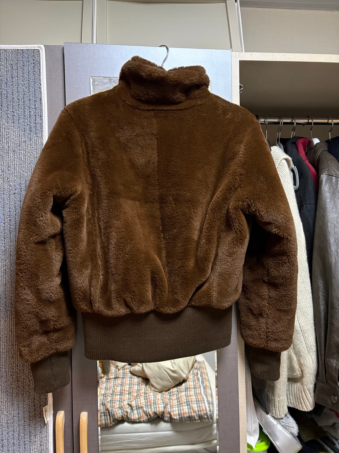 블랙업 숏 퍼자켓 상품이미지5