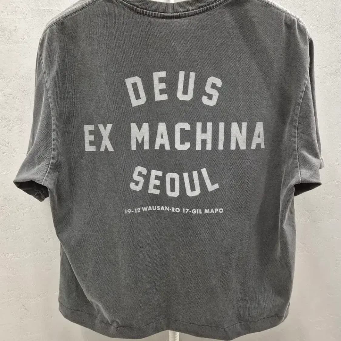 데우스 엑스 마키나 서울 반팔티 L 상품이미지3