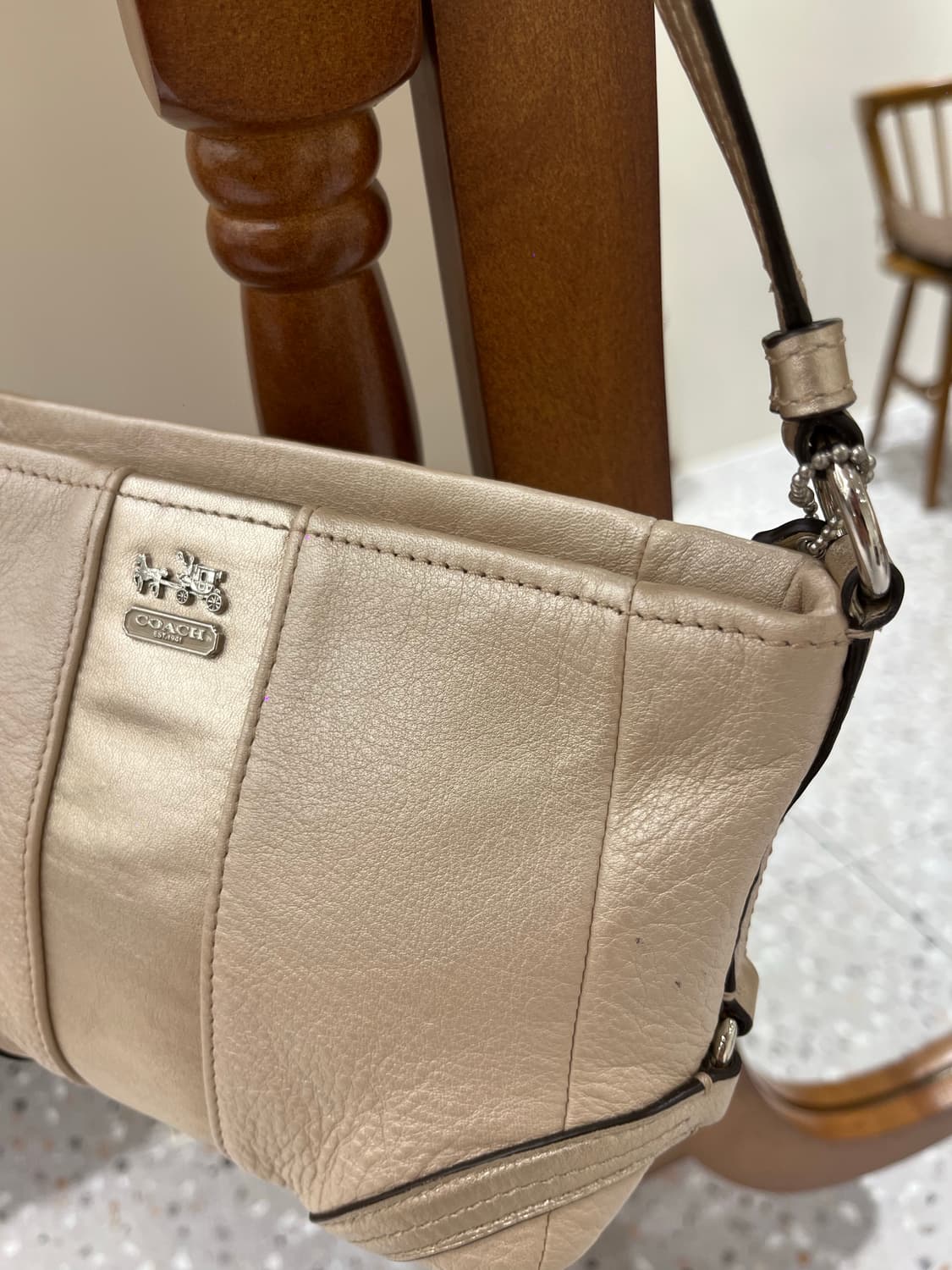 Coach Mini White Bag 상품이미지3