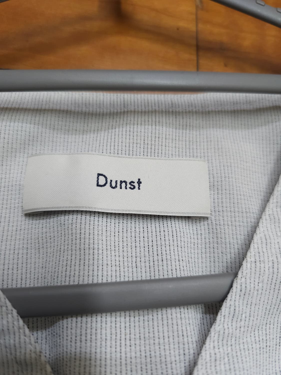Dunst 브이넥 볼륨 블라우스 상품이미지7
