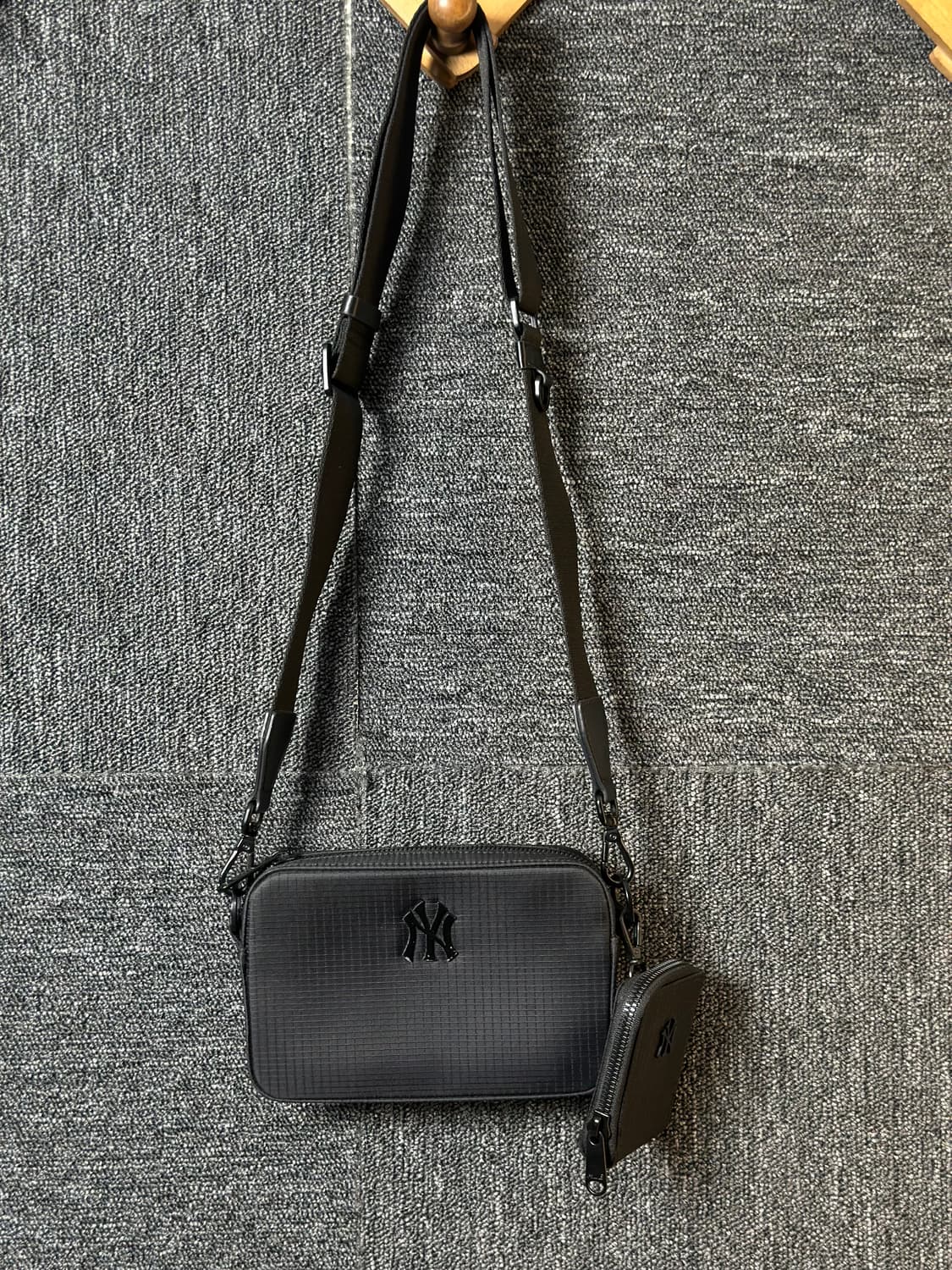 MLB 뉴욕 양키스 크로스백 블랙 상품이미지1