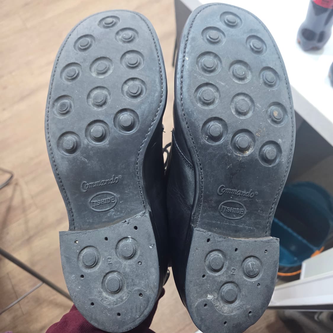 샌더스 BLACK WAXY LEATHER B.G.S CHUKKA BOOT 상품이미지8